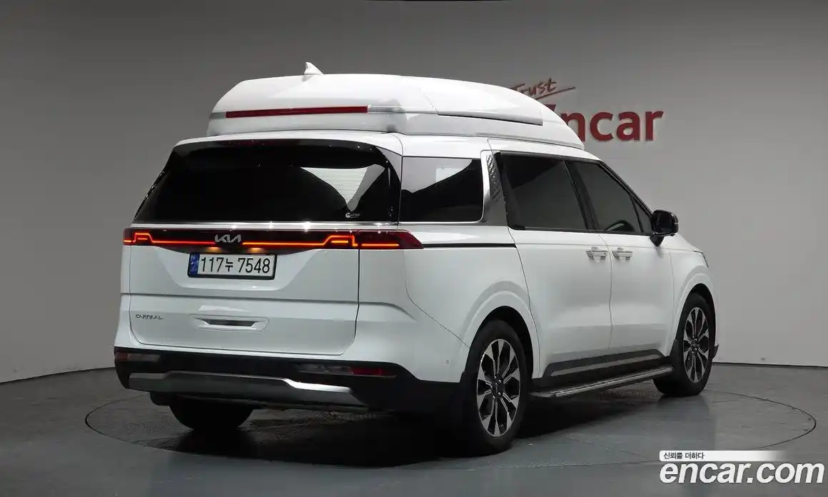 Kia Canival 2023 3.5 Автомат в Москве № 613698, фото 1