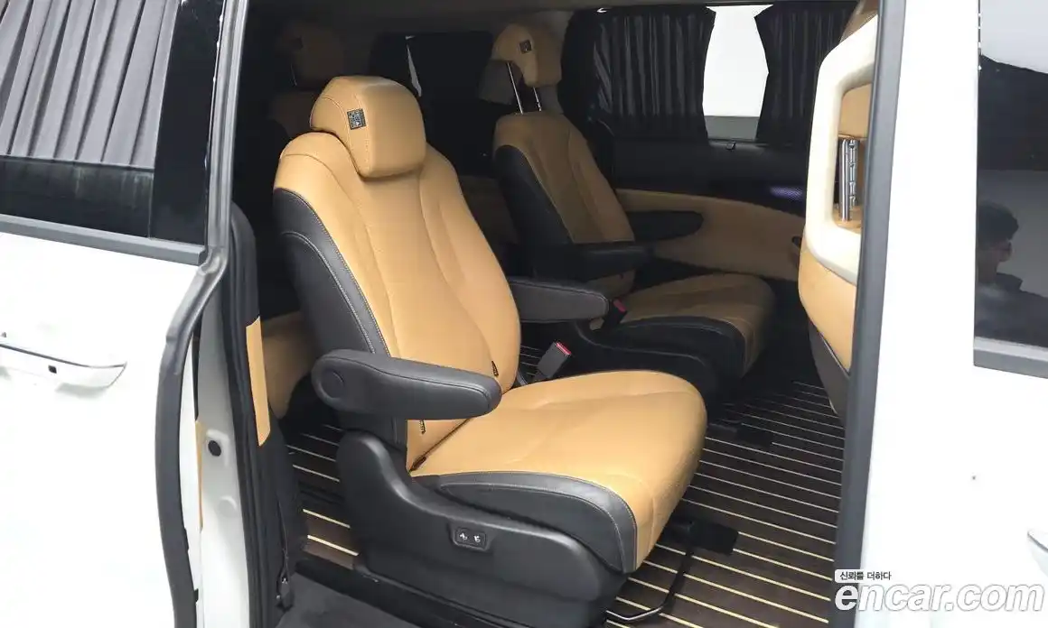 Kia Canival 2023 3.5 Автомат в Москве № 613698, фото 10