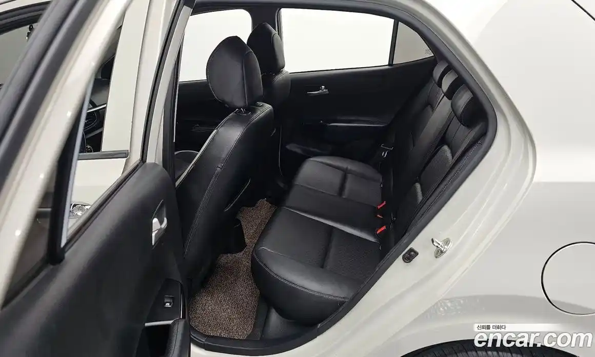 Kia Morning 2017 1.0 Автомат в Москве № 613970, фото 11