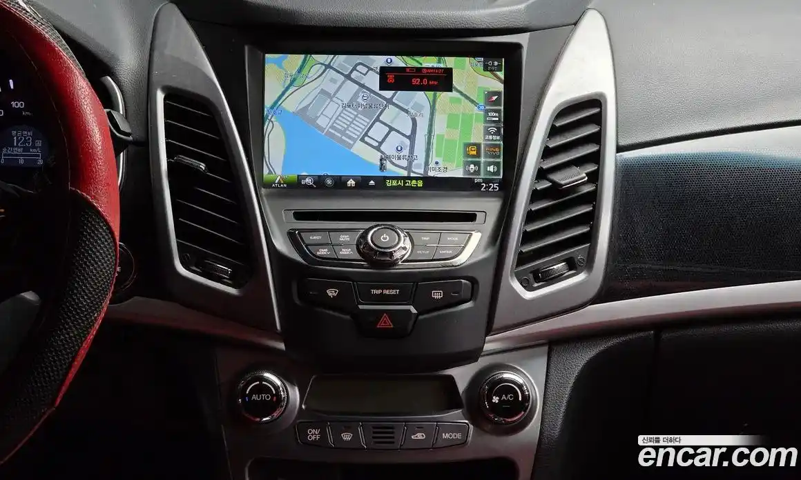 SsangYong Korando 2015 2.0 Автомат в Москве № 616724, фото 14