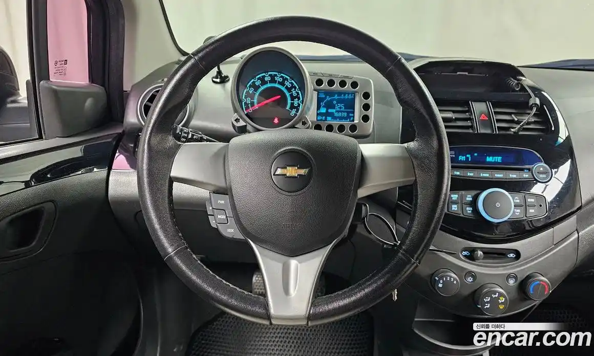 Chevrolet Spark 2012 1.0 Механическая в Москве № 618607, фото 13