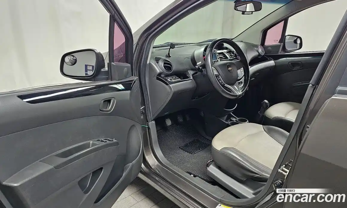 Chevrolet Spark 2012 1.0 Механическая в Москве № 618607, фото 10