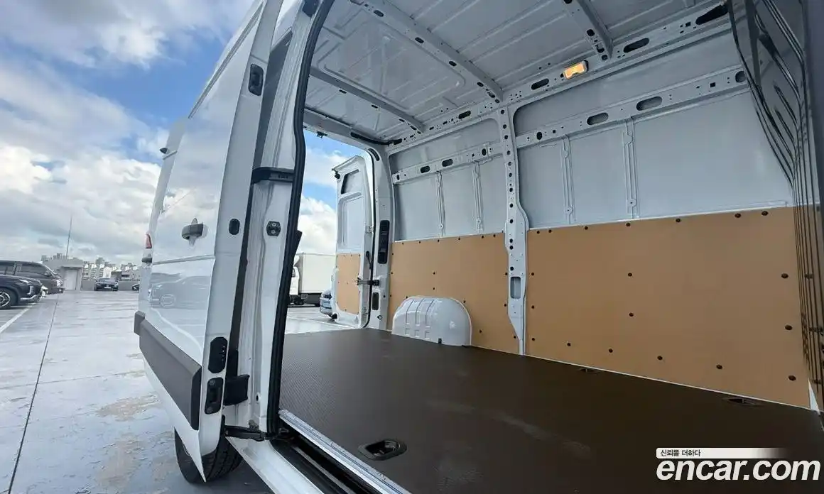 Renault Master 2024 2.3 Механическая в Москве № 619566, фото 17