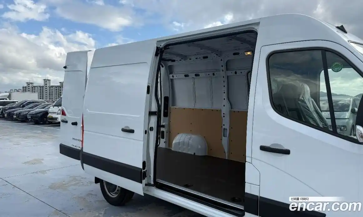 Renault Master 2024 2.3 Механическая в Москве № 619566, фото 19