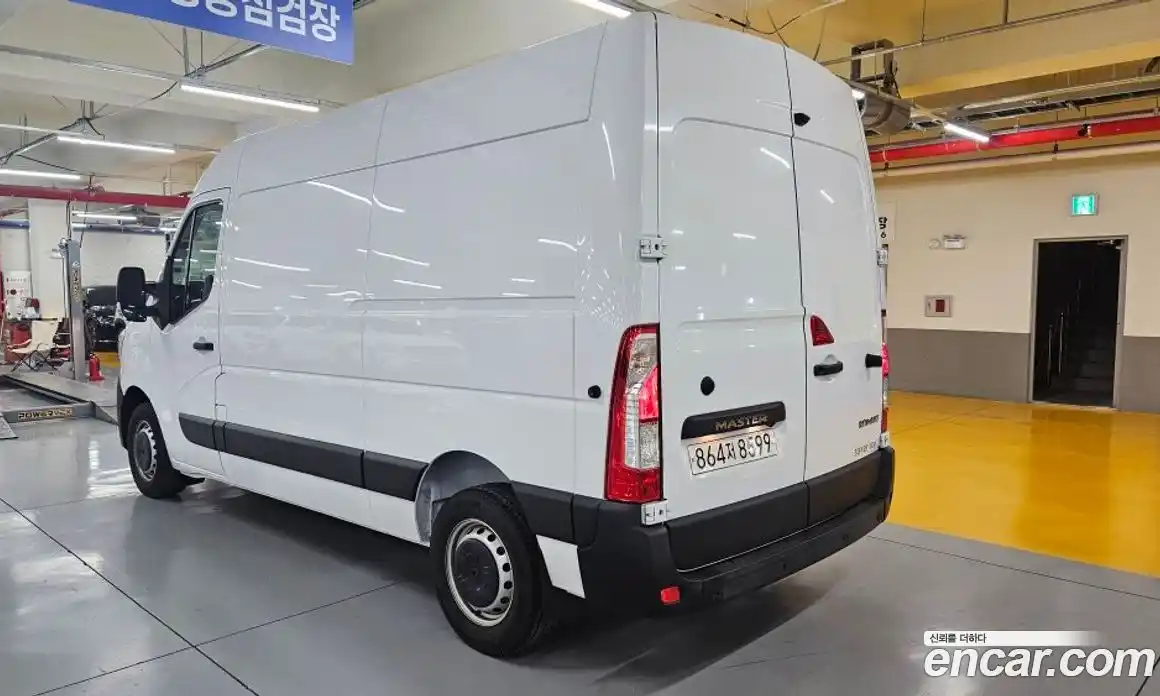 Renault Master 2024 2.3 Механическая в Москве № 619566, фото 3