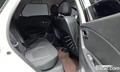 Renault QM3 2016 1.5 Автомат в Москве № 619706, миниатюра 11