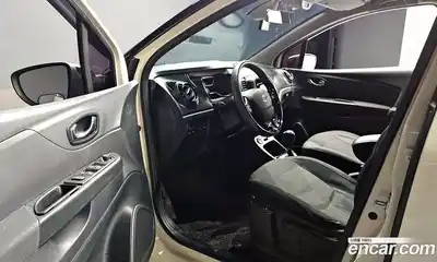 Renault QM3 2016 1.5 Автомат в Москве № 619706, миниатюра 12