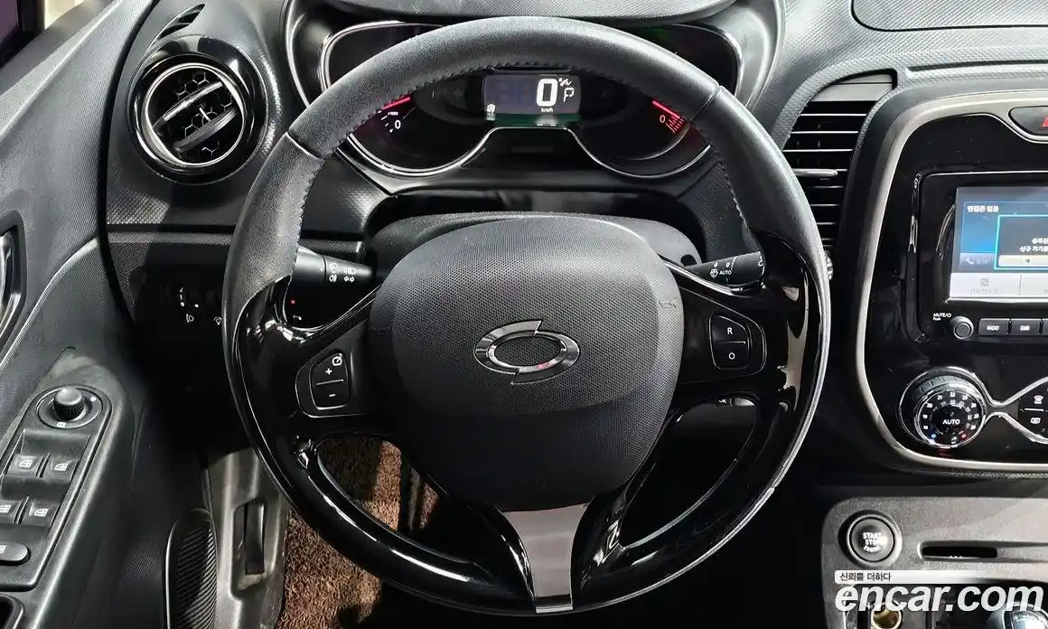 Renault QM3 2016 1.5 Автомат в Москве № 619706, фото 16