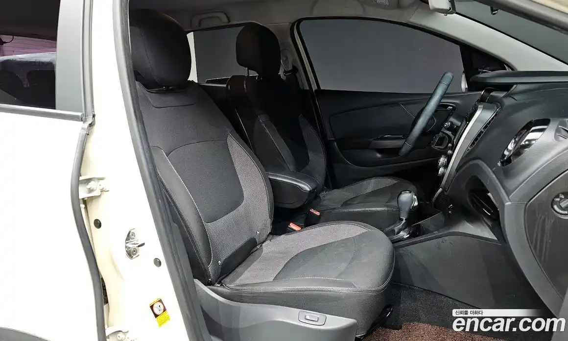 Renault QM3 2016 1.5 Автомат в Москве № 619706, фото 10