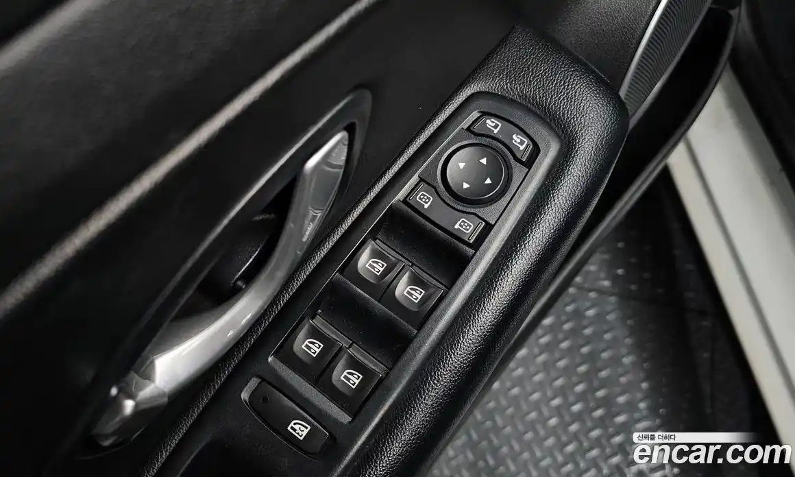 Renault SM3 2015 1.6 Автомат в Москве № 619919, фото 13