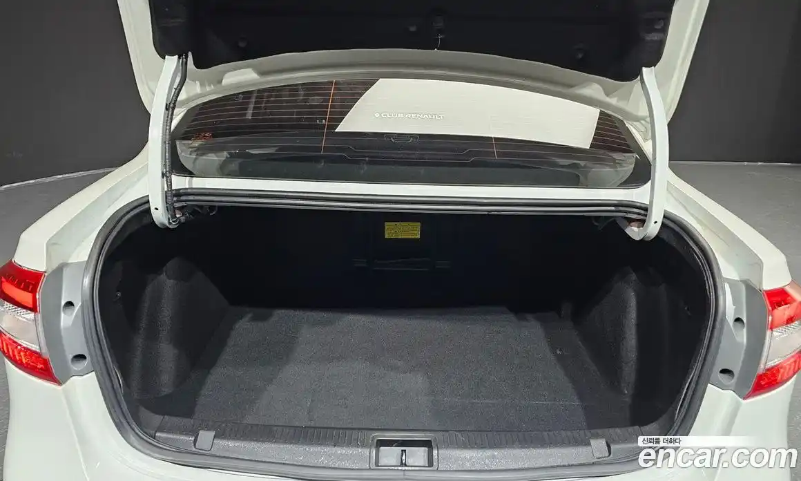 Renault SM3 2015 1.6 Автомат в Москве № 619919, фото 20