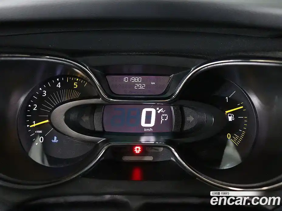 Renault QM3 2014 1.5 Автомат в Москве № 620238, фото 6