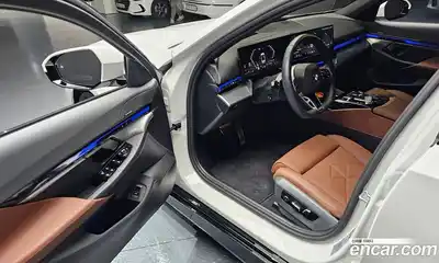 BMW 5-Series 2025 2.0 Автомат в Москве № 620587, миниатюра 11