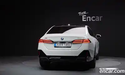 BMW 5-Series 2025 2.0 Автомат в Москве № 620587, миниатюра 4