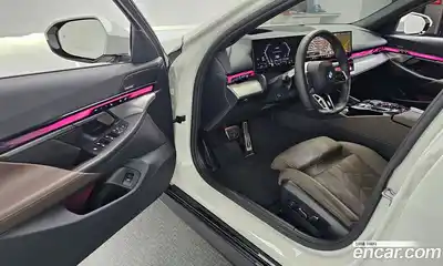 BMW 5-Series 2025 2.0 Автомат в Москве № 621399, миниатюра 11