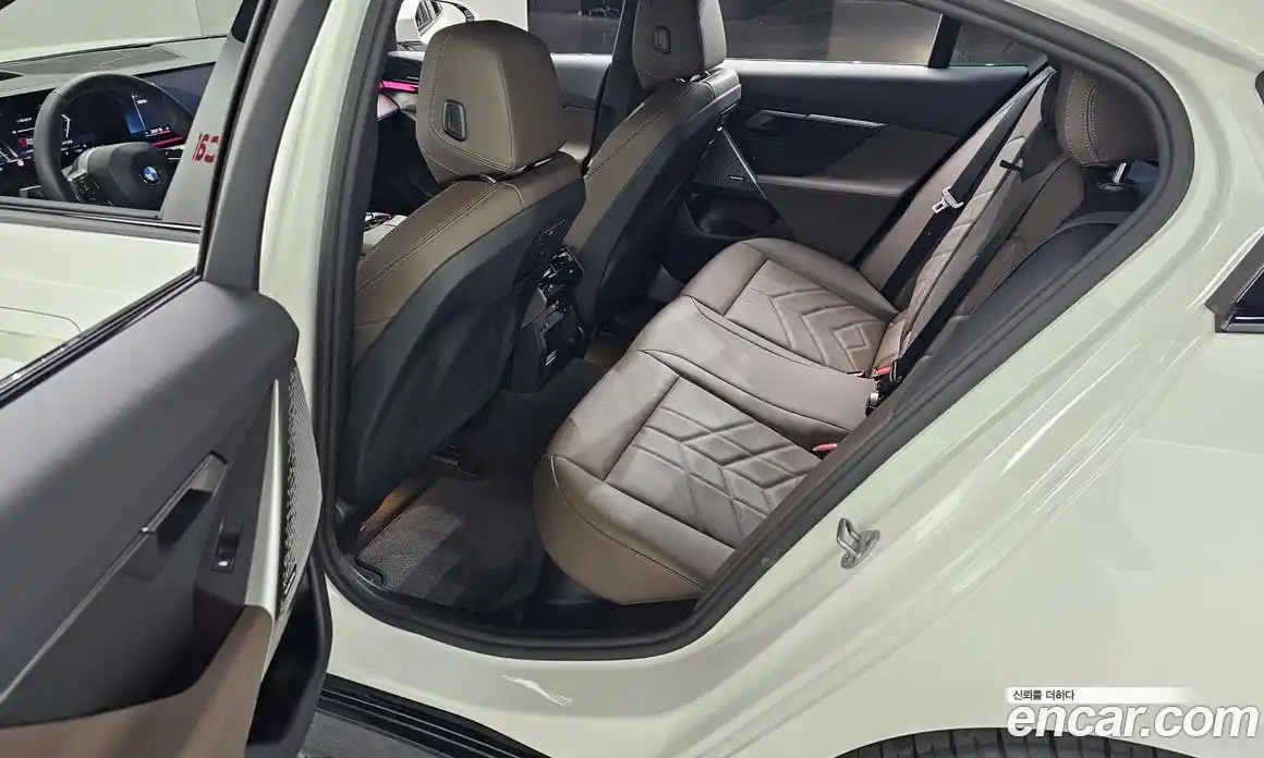 BMW 5-Series 2025 2.0 Автомат в Москве № 621399, фото 13