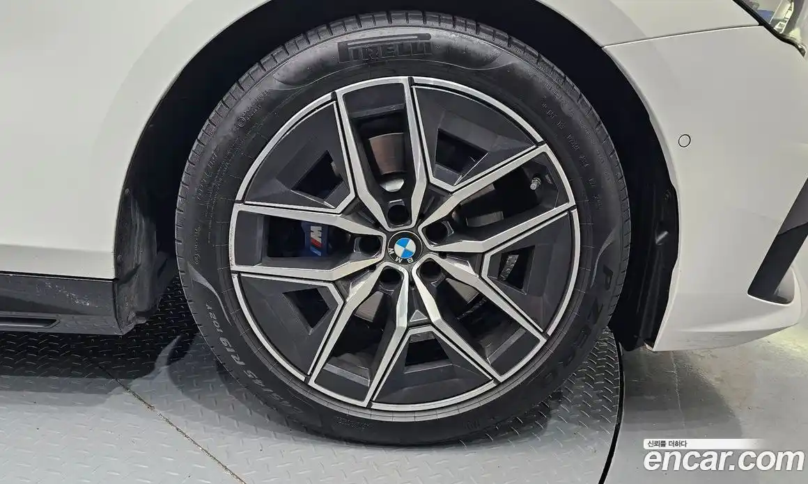 BMW 5-Series 2025 2.0 Автомат в Москве № 621399, фото 5