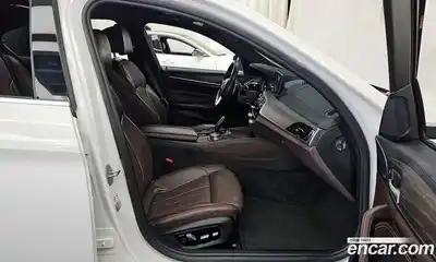 BMW 5-Series 2018 2.0 Автомат в Москве № 622299, миниатюра 11