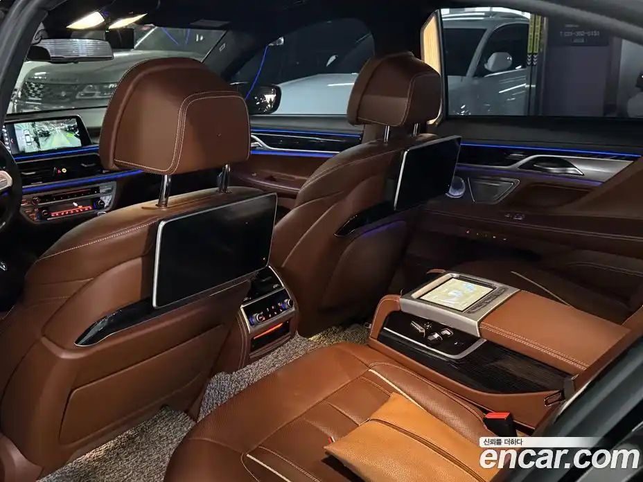 BMW 7-Series 2018 6.6 Автомат в Москве № 622365, фото 8
