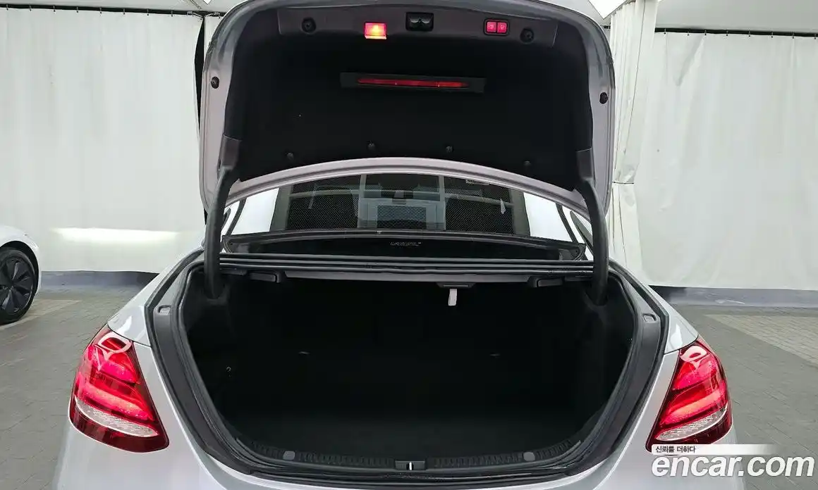 Mercedes-Benz E-Class 2017 2.0 Автомат в Москве № 623631, фото 20