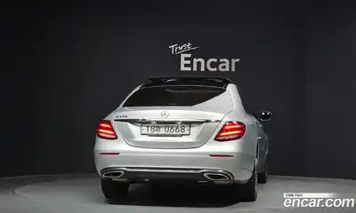 Mercedes-Benz E-Class 2017 2.0 Автомат в Москве № 623631, миниатюра 4