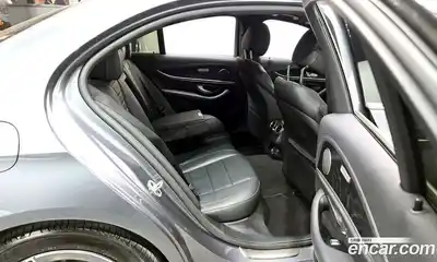 Mercedes-Benz E-Class 2023 2.0 Автомат в Москве № 623906, миниатюра 12