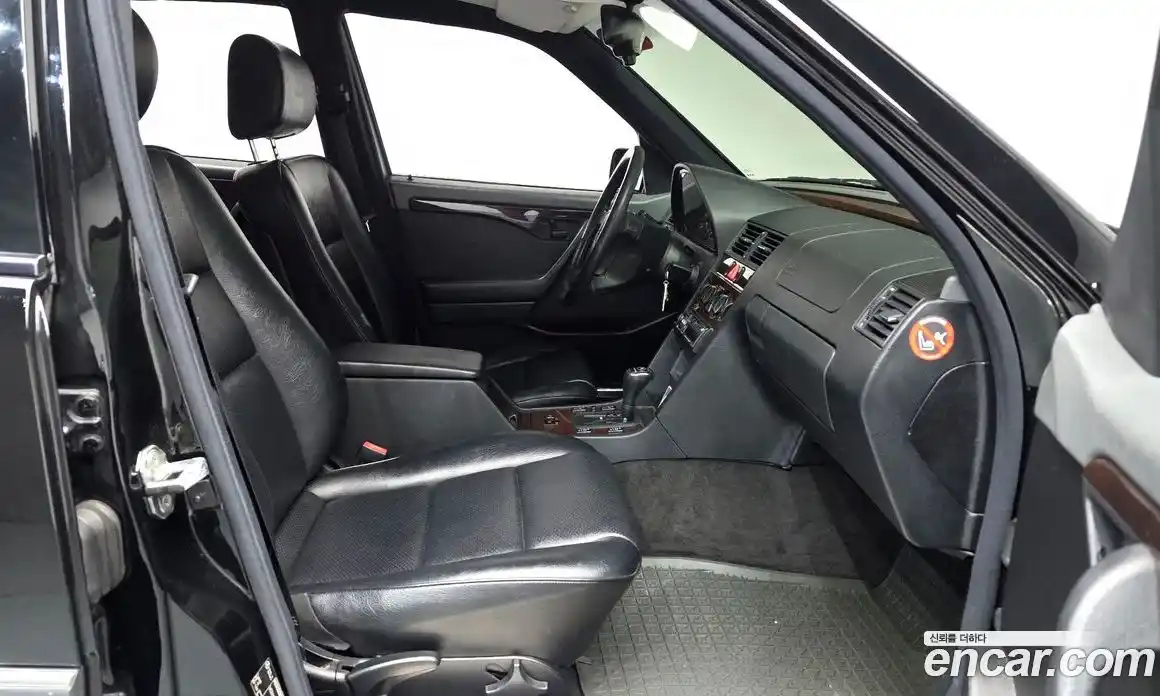 Mercedes-Benz C-Class 1997 2.0 Автомат в Москве № 623940, фото 9