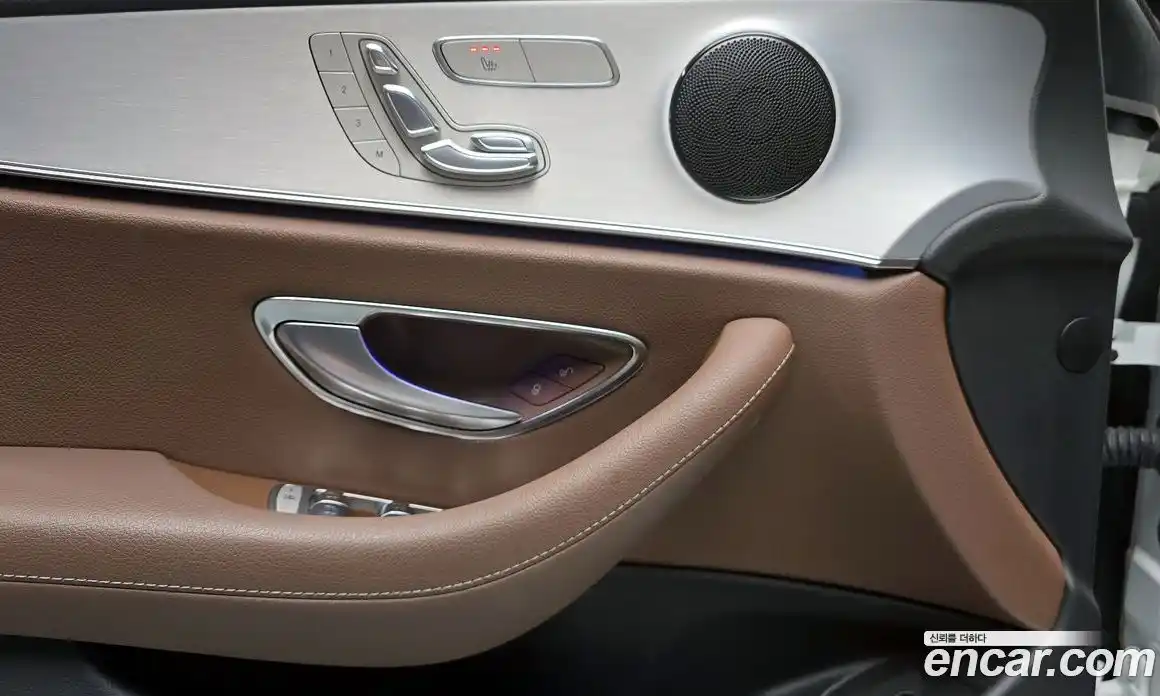 Mercedes-Benz E-Class 2021 2.0 Автомат в Москве № 624130, фото 17