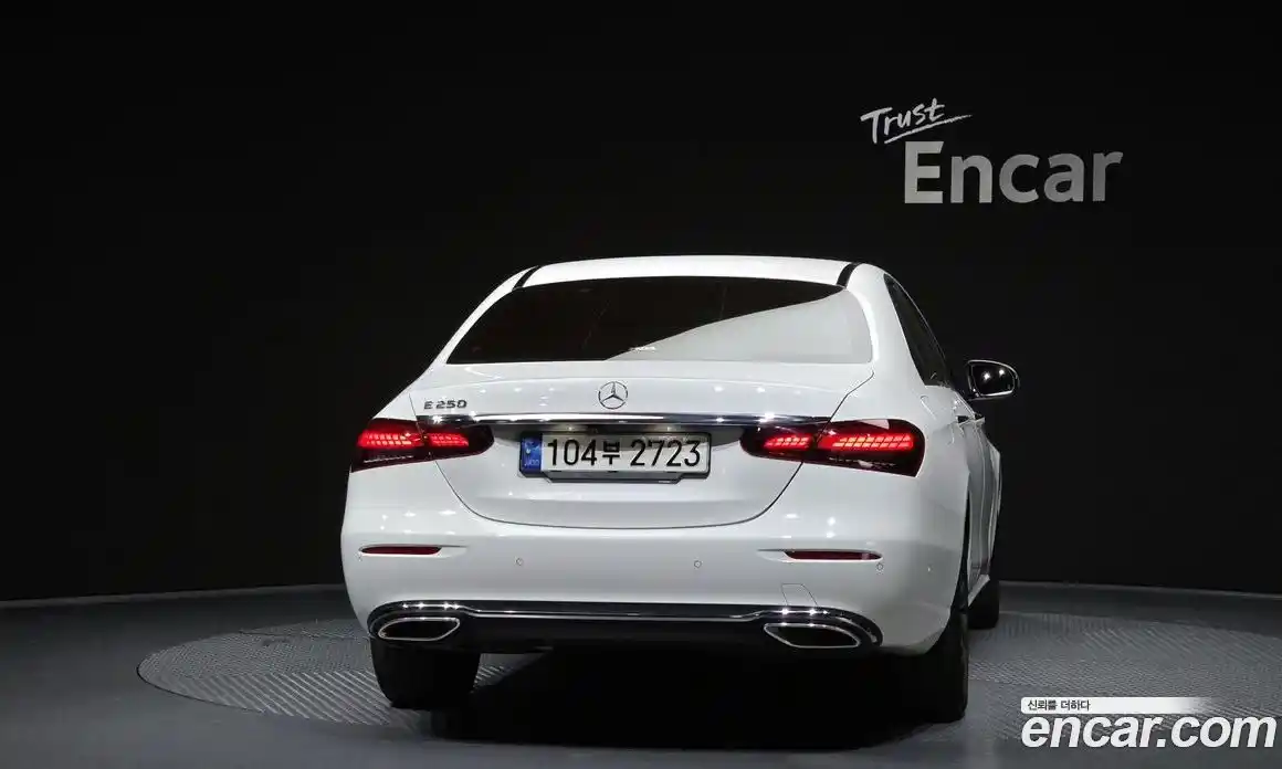 Mercedes-Benz E-Class 2021 2.0 Автомат в Москве № 624130, фото 4