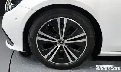 Mercedes-Benz E-Class 2021 2.0 Автомат в Москве № 624130, миниатюра 5