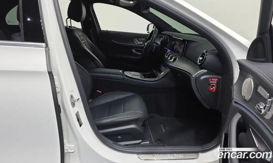 Mercedes-Benz E-Class 2022 2.0 Автомат в Москве № 624149, фото 11