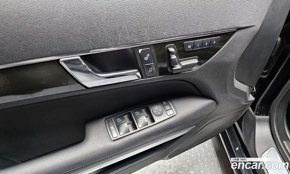 Mercedes-Benz E-Class 2013 3.5 Автомат в Москве № 624198, фото 17