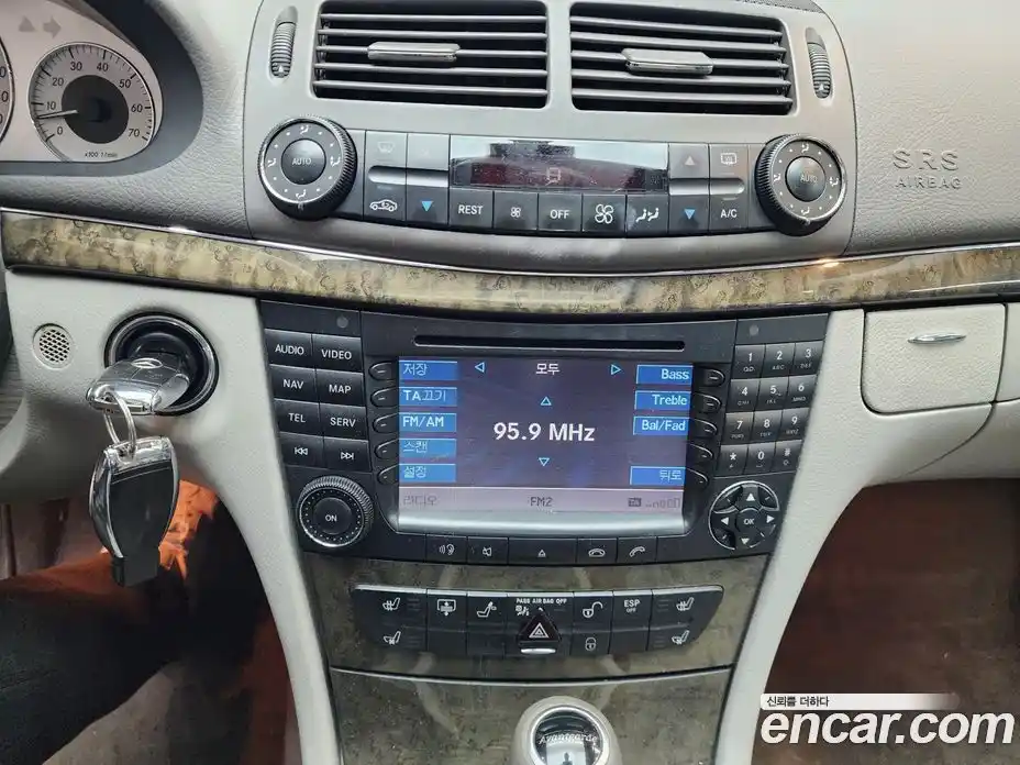 Mercedes-Benz E-Class 2007 3.5 Автомат в Москве № 624506, фото 7