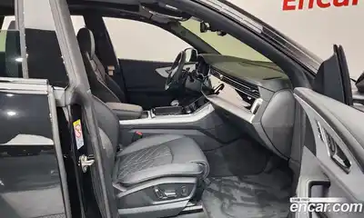 Audi Q8 2025 3.0 Автомат в Москве № 624612, миниатюра 11