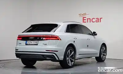 Audi Q8 2022 3.0 Автомат в Москве № 625129, миниатюра 2