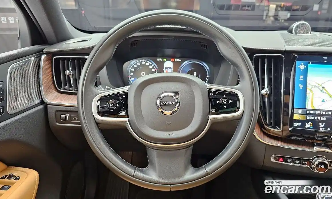 Volvo XC60 2021 2.0 Автомат в Москве № 626333, фото 13