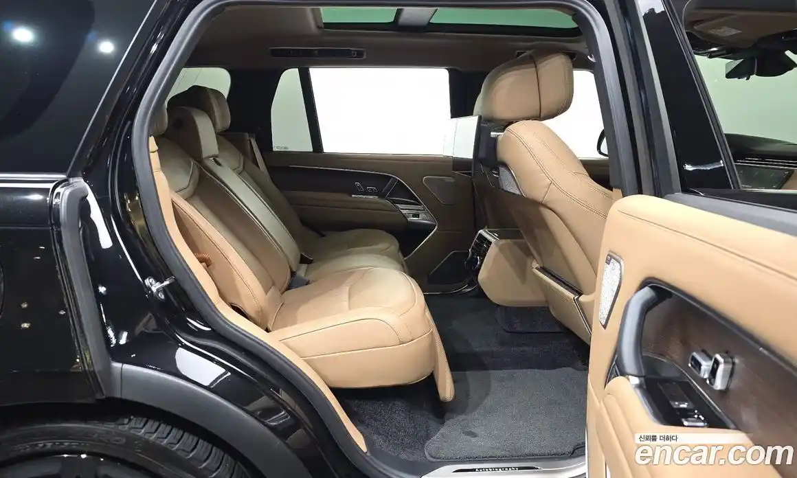 Land Rover Range-Rover 2024 4.4 Автомат в Москве № 627316, фото 12