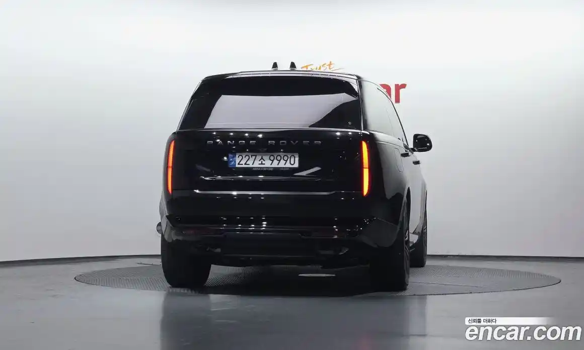 Land Rover Range-Rover 2024 4.4 Автомат в Москве № 627316, фото 4