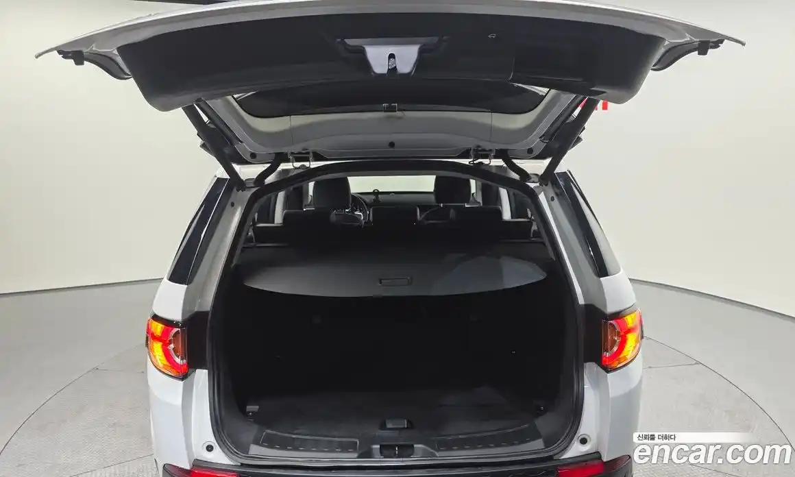 Land Rover Discovery Sport 2019 2.0 Автомат в Москве № 627407, фото 20