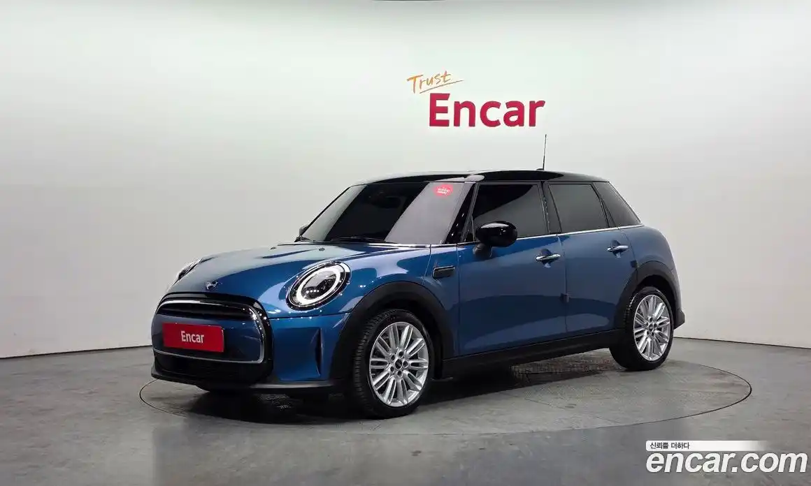 Mini Cooper 2022 1.5 Автомат в Москве № 627723, фото 1