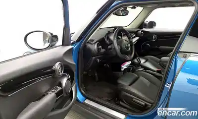 Mini Cooper 2022 1.5 Автомат в Москве № 627723, миниатюра 10