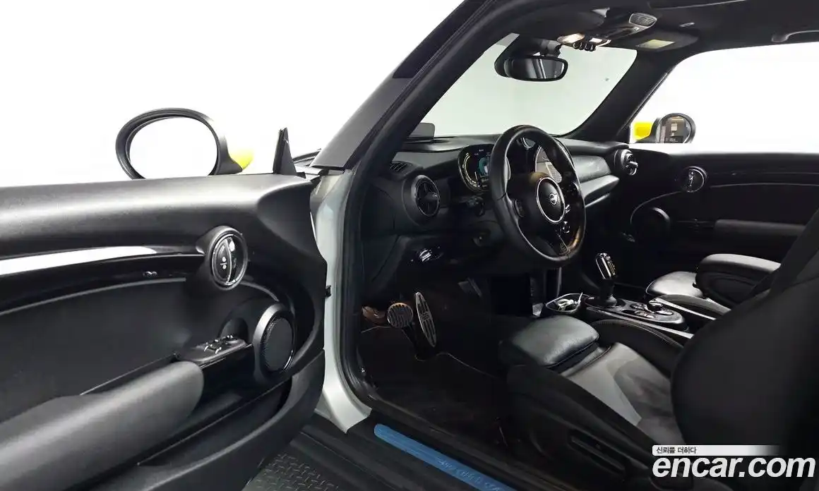 Mini Cooper 2022 Автомат в Москве № 627777, фото 11