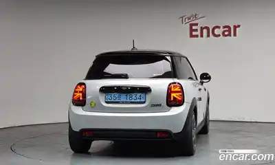 Mini Cooper 2022 Автомат в Москве № 627777, миниатюра 4