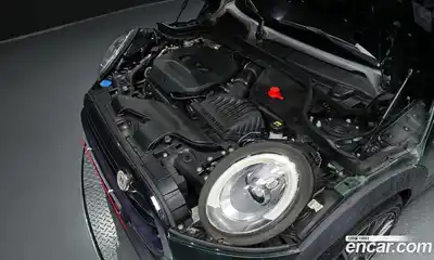 Mini Cooper Convertible 2016 1.5 Автомат в Москве № 628104, миниатюра 6