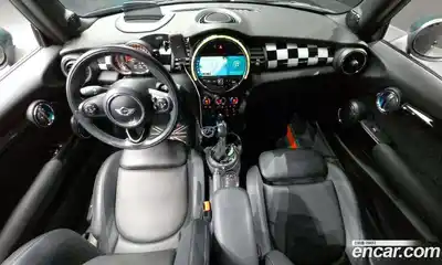 Mini Cooper Convertible 2016 1.5 Автомат в Москве № 628104, миниатюра 7