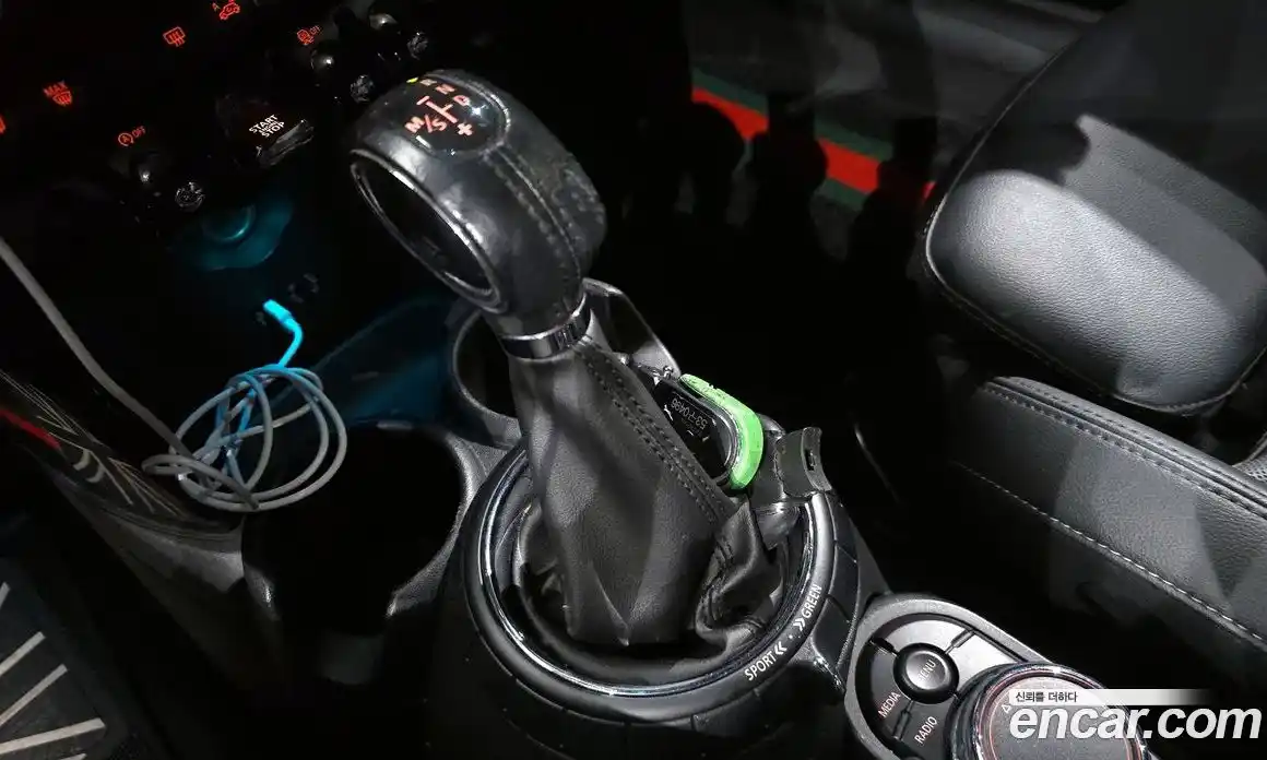 Mini Cooper Convertible 2016 1.5 Автомат в Москве № 628104, фото 9