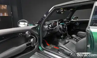 Mini Cooper Convertible 2016 1.5 Автомат в Москве № 628104, миниатюра 10