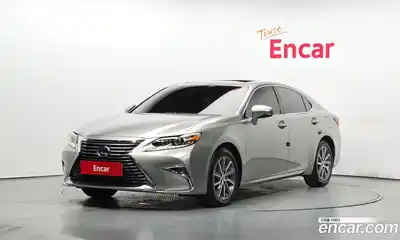 Lexus ES, 2016