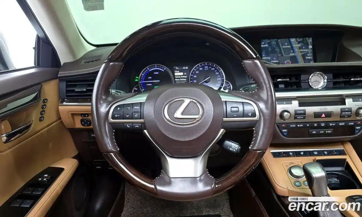 Lexus ES 2016 2.5 Автомат в Москве № 628604, фото 13