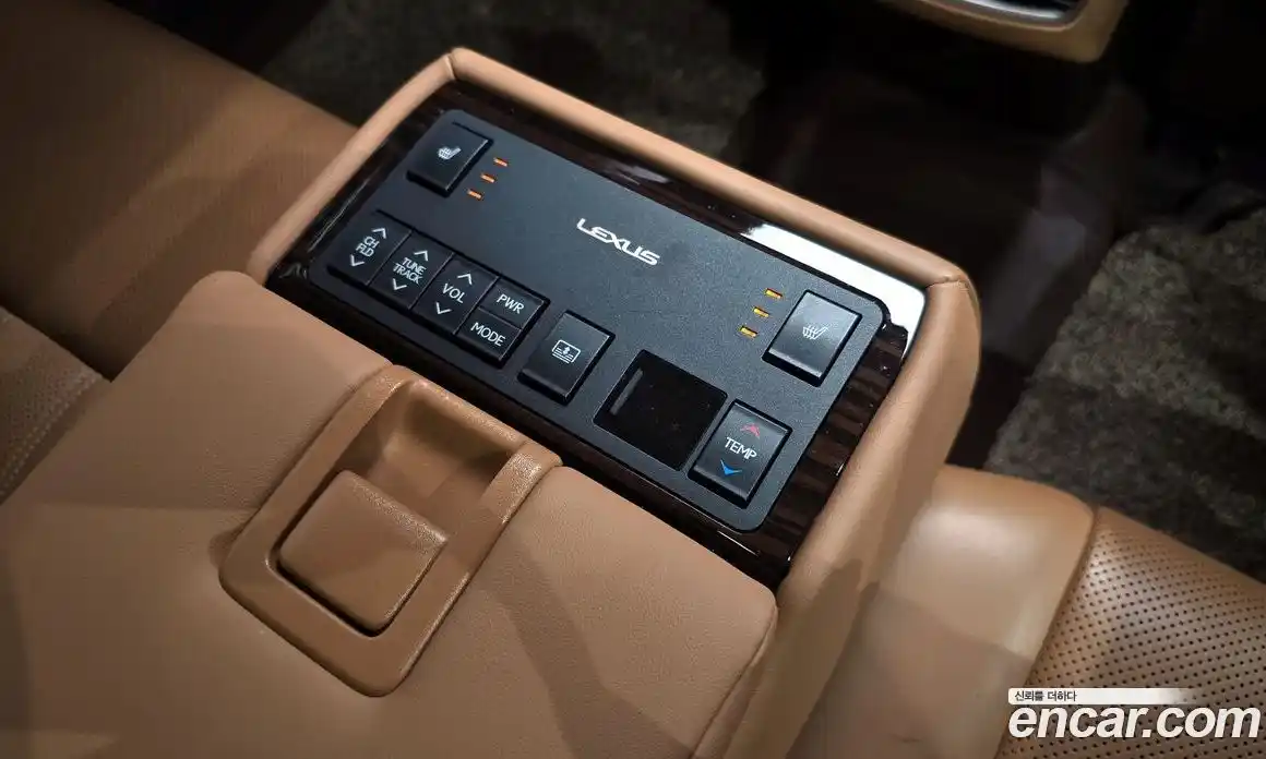 Lexus ES 2016 2.5 Автомат в Москве № 628604, фото 19